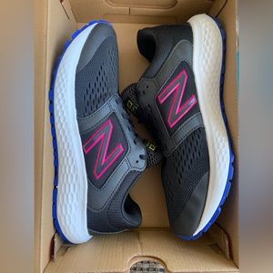 ⭐️New Balance 520 sneakers